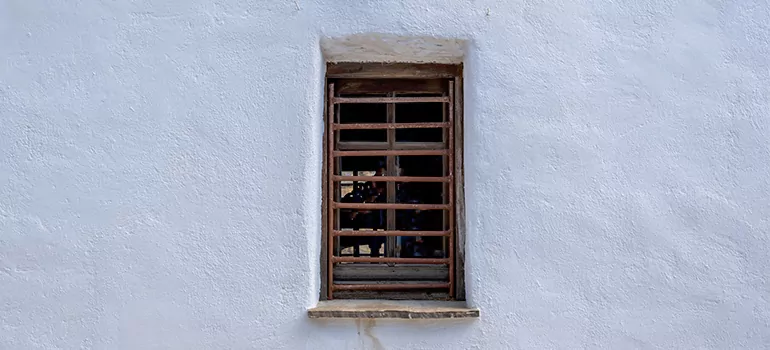 Residential Accordion Door Repair in Bloomingdale, FL